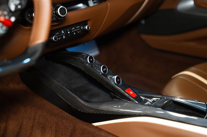Used 2019 Ferrari 812 Superfast RWD image 28