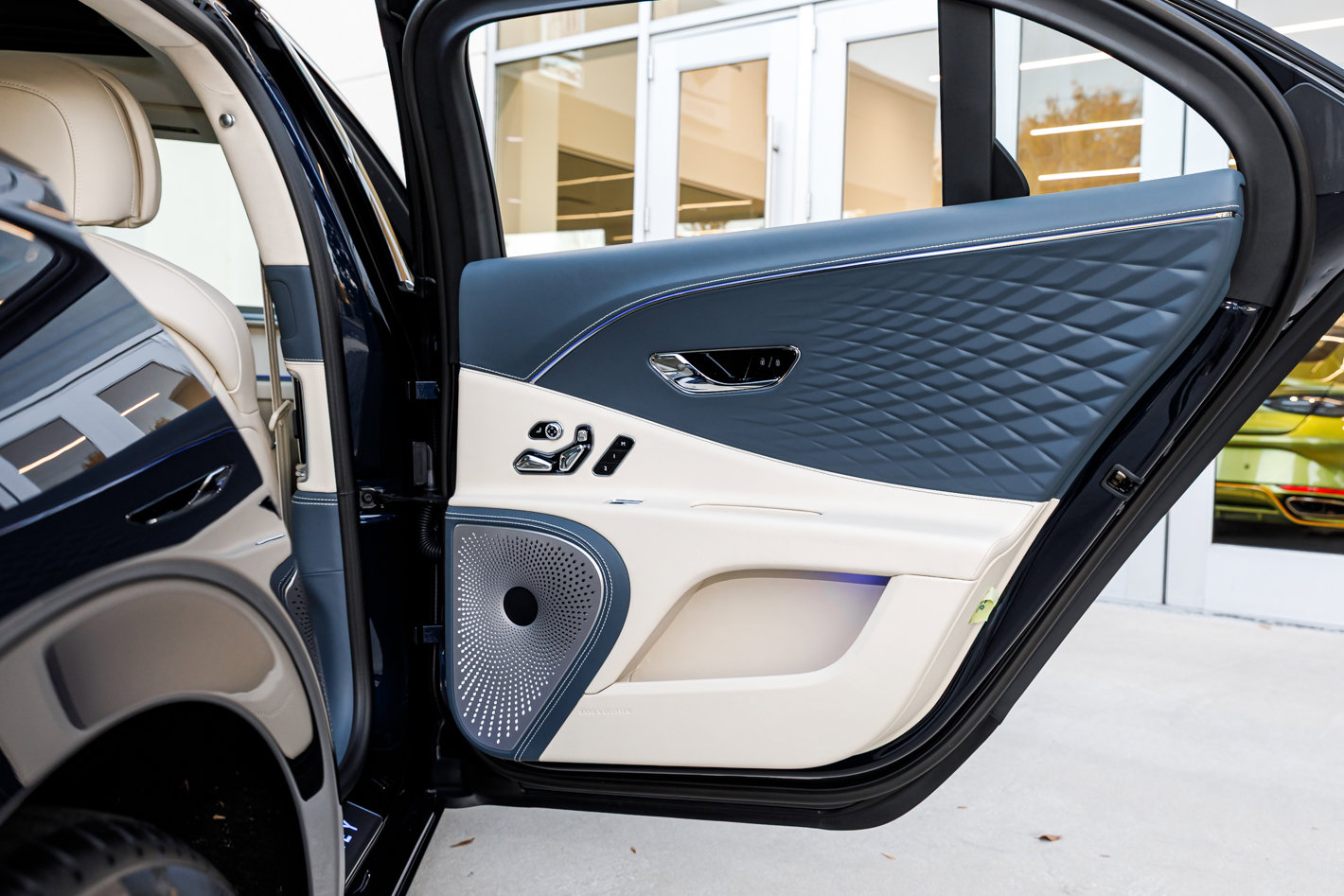 New 2026 Bentley Flying Spur Azure image 42