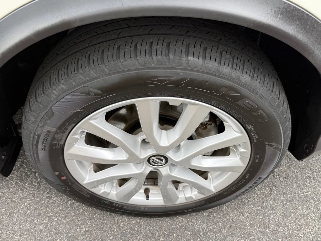Used 2022 Nissan Rogue Sport SV AWD/4WD image 14
