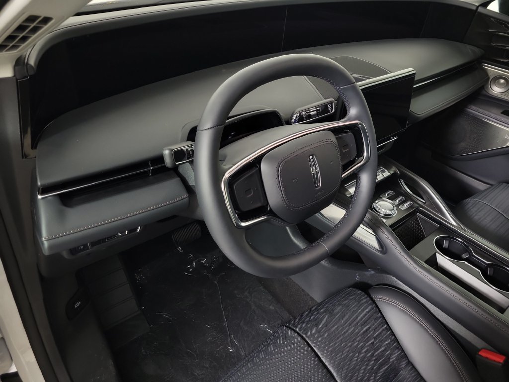 New 2026 Lincoln Nautilus Reserve AWD/4WD image 22