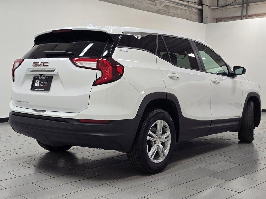 Used 2023 GMC Terrain SLE image 14