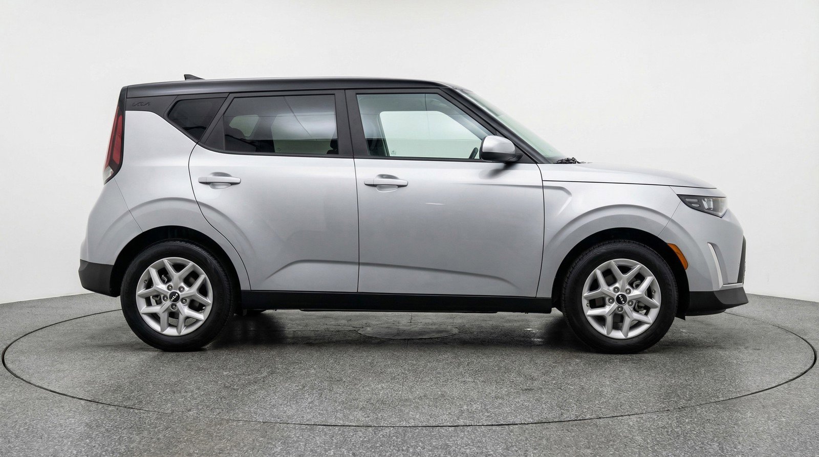 Used 2025 Kia Soul LX w/ LX Technology Package image 11