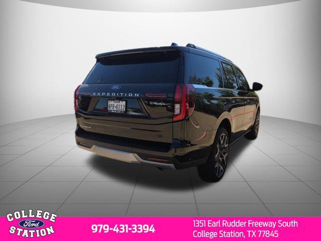 Used 2025 Ford Expedition Platinum w/ Platinum Ultimate Package AWD/4WD image 4