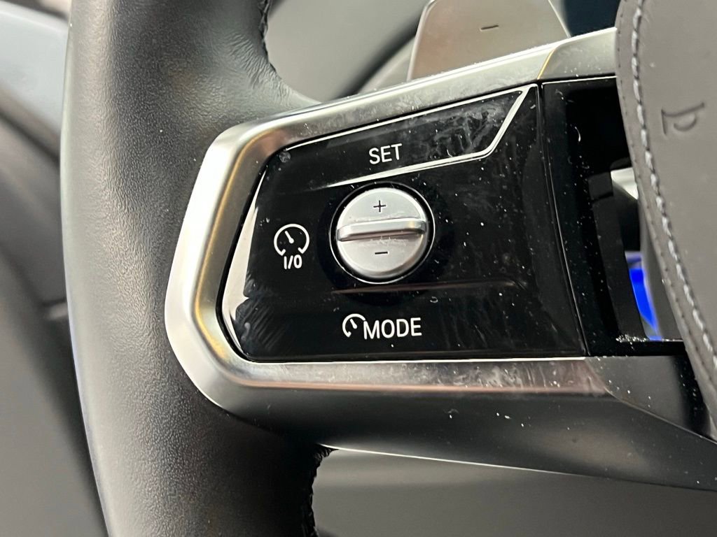 Certified 2024 BMW 760i xDrive w/ Premium Package 2 AWD/4WD image 19