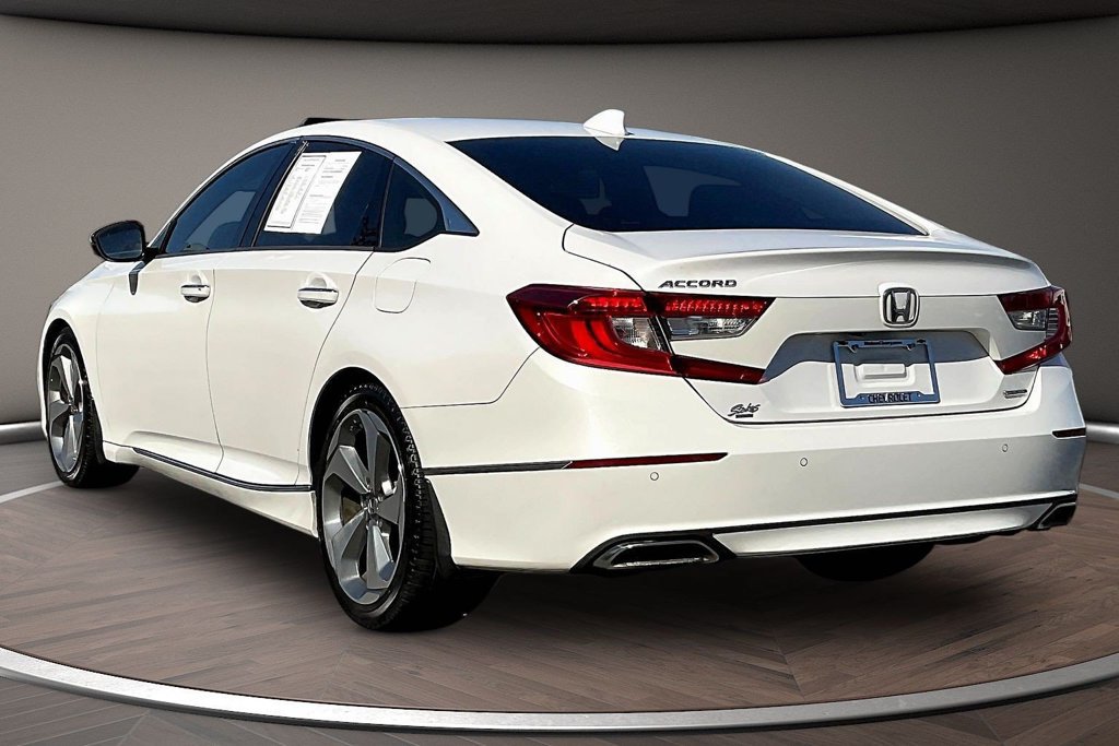 Used 2018 Honda Accord Touring image 4