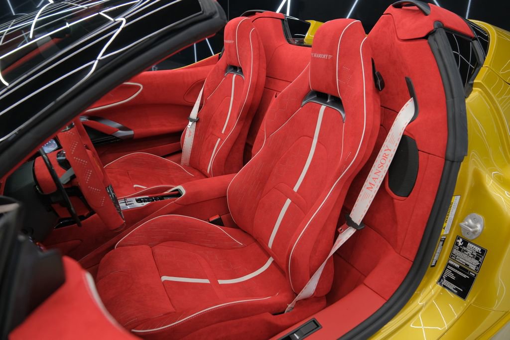 Used 2022 Ferrari SF90 Spider image 33