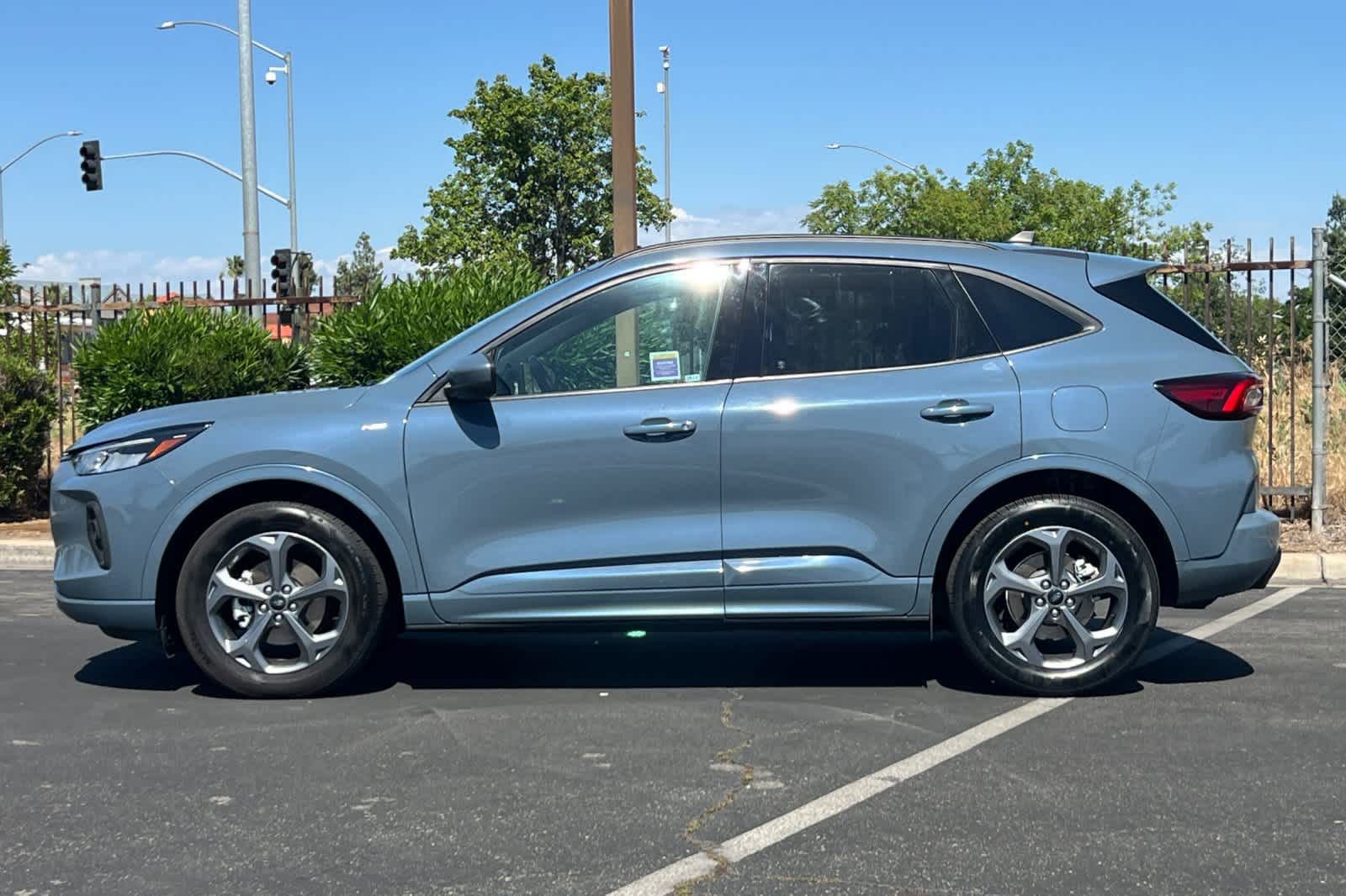 Certified 2023 Ford Escape ST-Line Select w/ Tech Pack #2 AWD/4WD image 6
