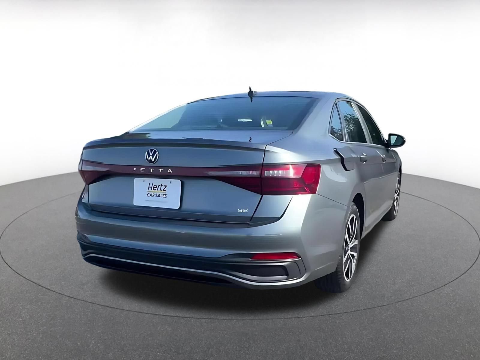 Used 2025 Volkswagen Jetta SE FWD image 15