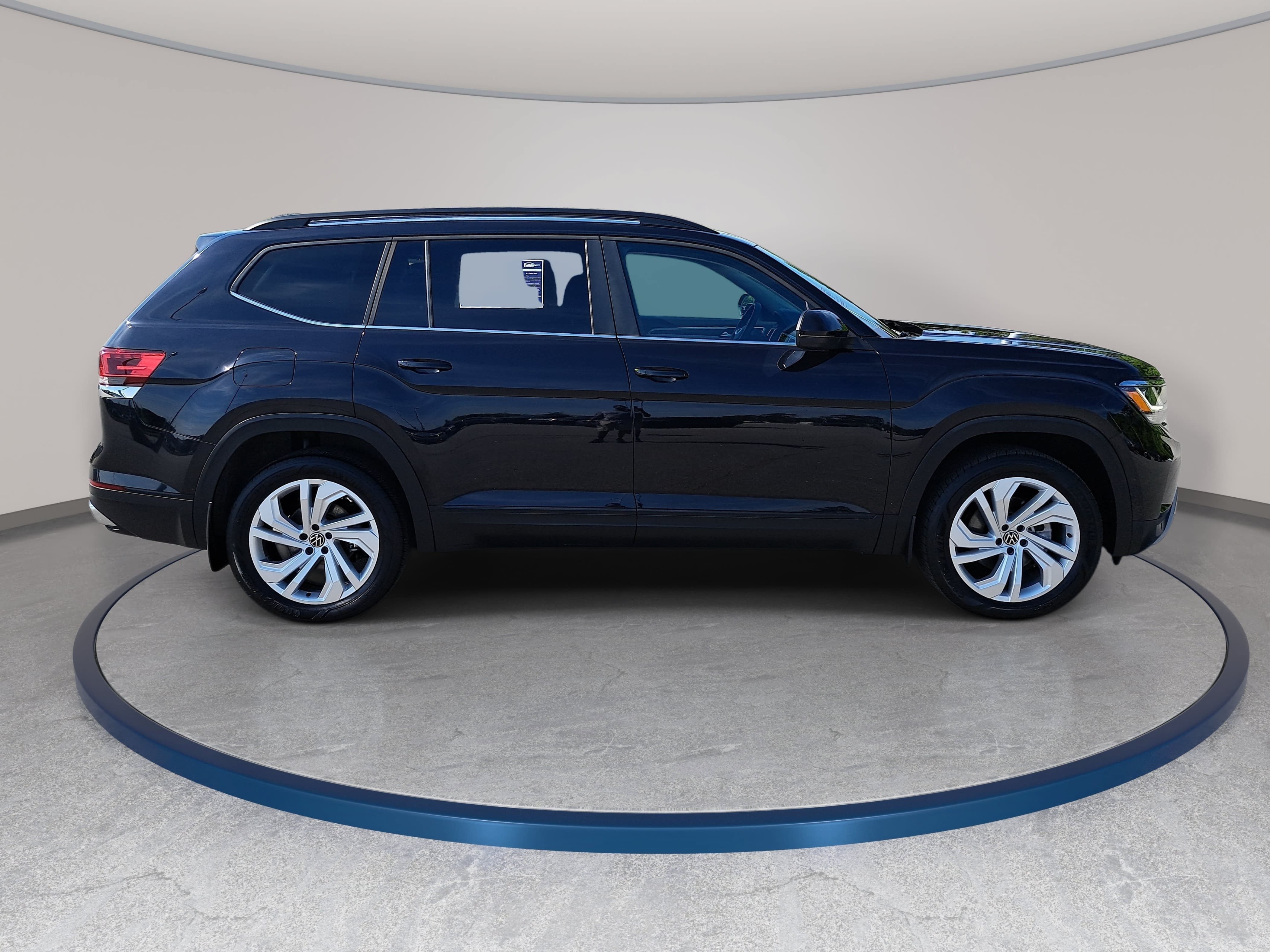 Used 2023 Volkswagen Atlas SE AWD/4WD image 4