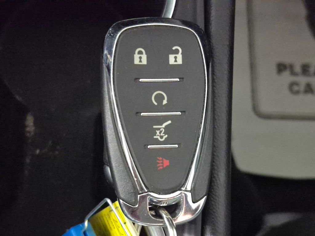 Used 2018 Chevrolet Equinox LT FWD image 27