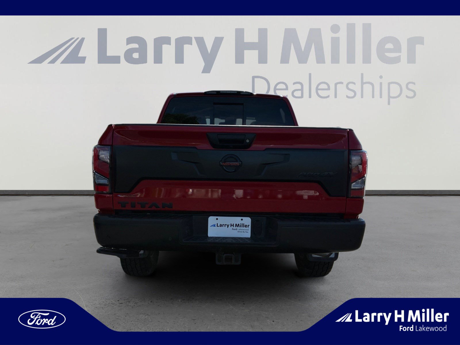 Used 2021 Nissan Titan PRO-4X w/ Pro-4x Convenience Package AWD/4WD image 4