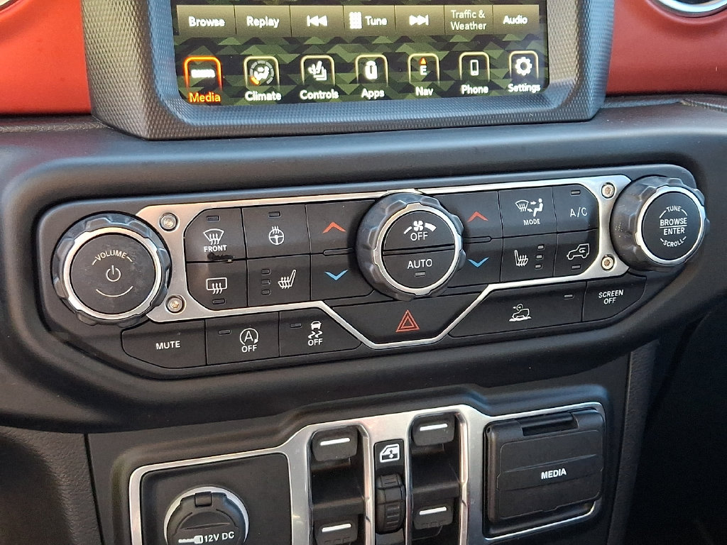 Used 2021 Jeep Wrangler Unlimited Rubicon w/ Dual Top Group AWD/4WD image 15