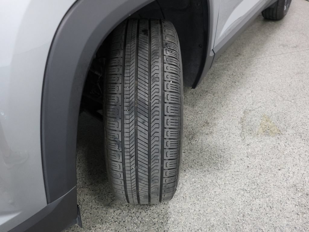 Used 2025 Chevrolet Equinox RS w/ Safety and Technology Package AWD/4WD image 4