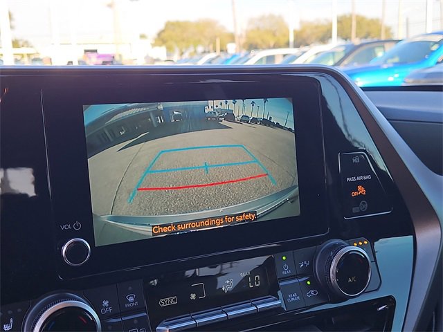 Used 2024 Toyota Highlander XLE image 25