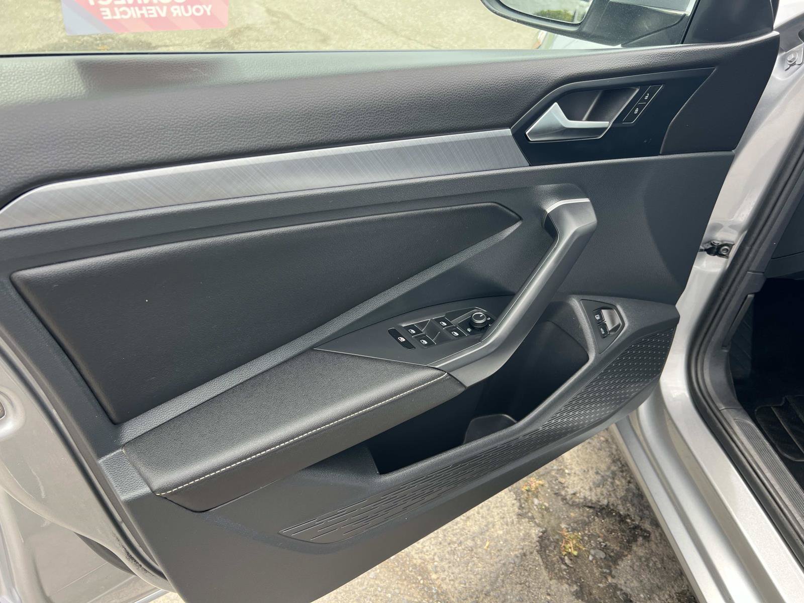 Certified 2024 Volkswagen Jetta SE FWD image 6