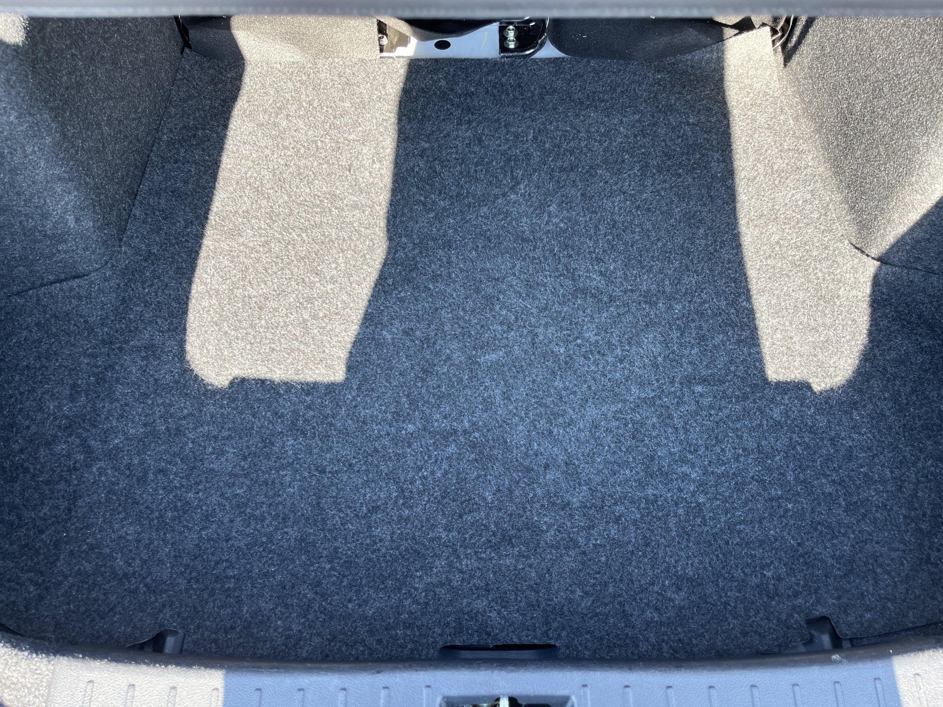 Used 2025 Nissan Versa SV FWD image 10