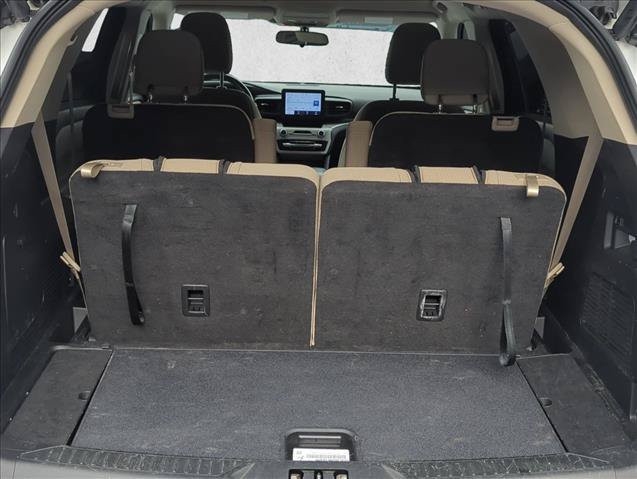 Used 2023 Ford Explorer XLT AWD/4WD image 16