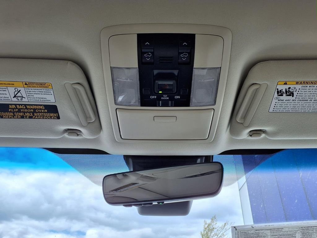 Used 2023 Lexus GX 460 Premium w/ Accessory Package AWD/4WD image 23