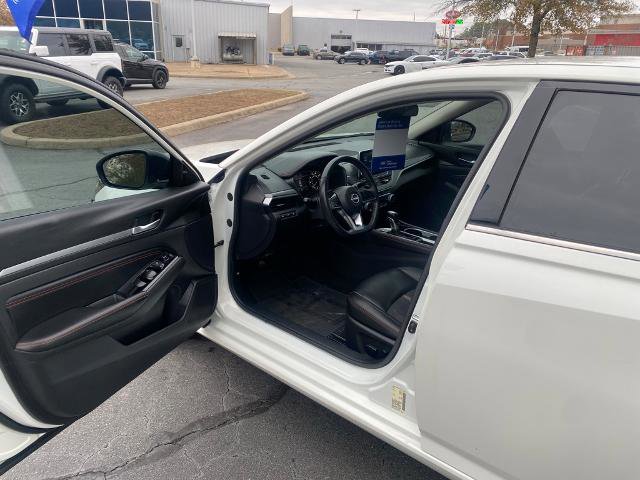 Used 2023 Nissan Altima 2.5 SR image 10