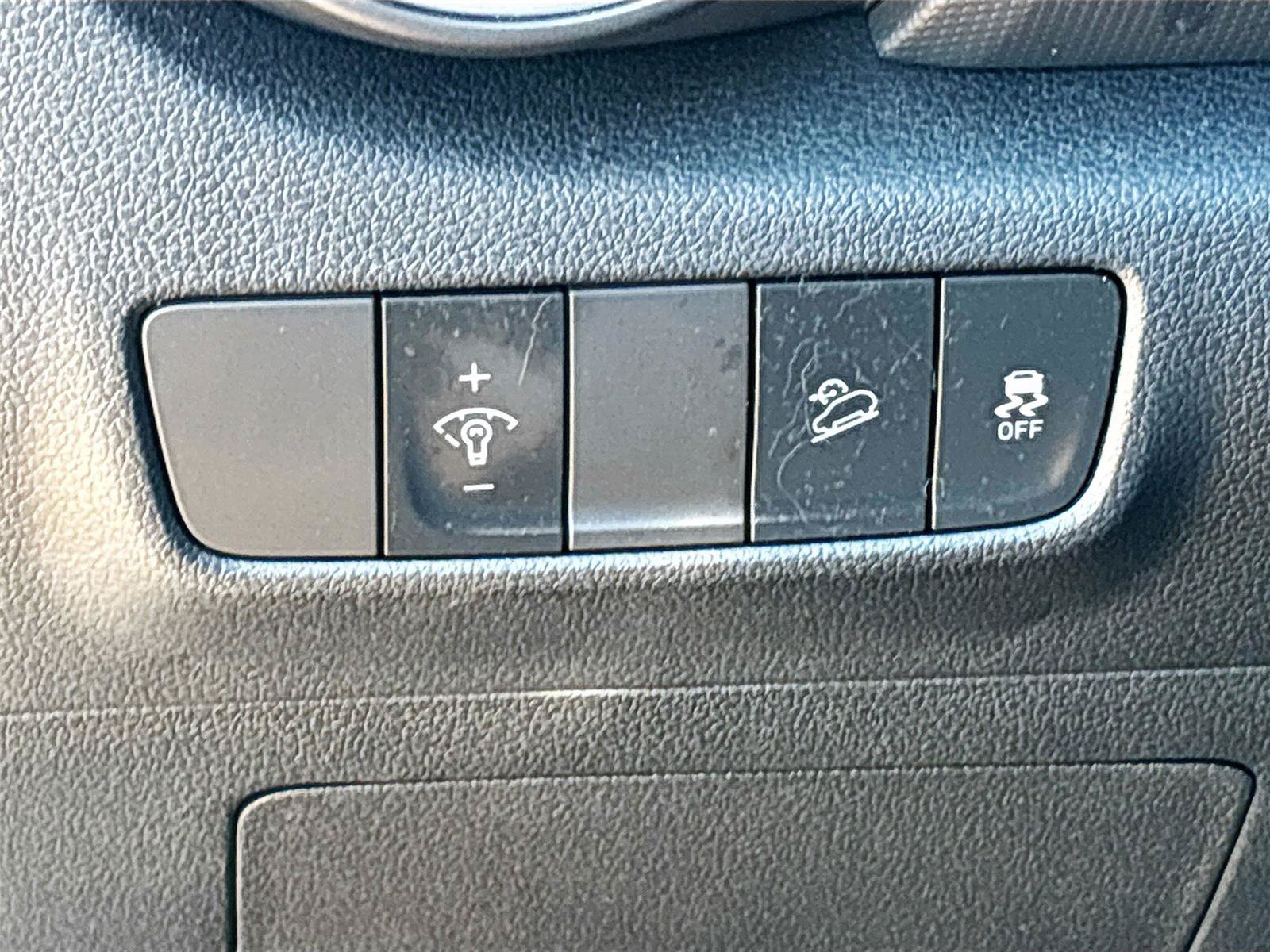Certified 2023 Hyundai Kona SEL AWD/4WD image 14