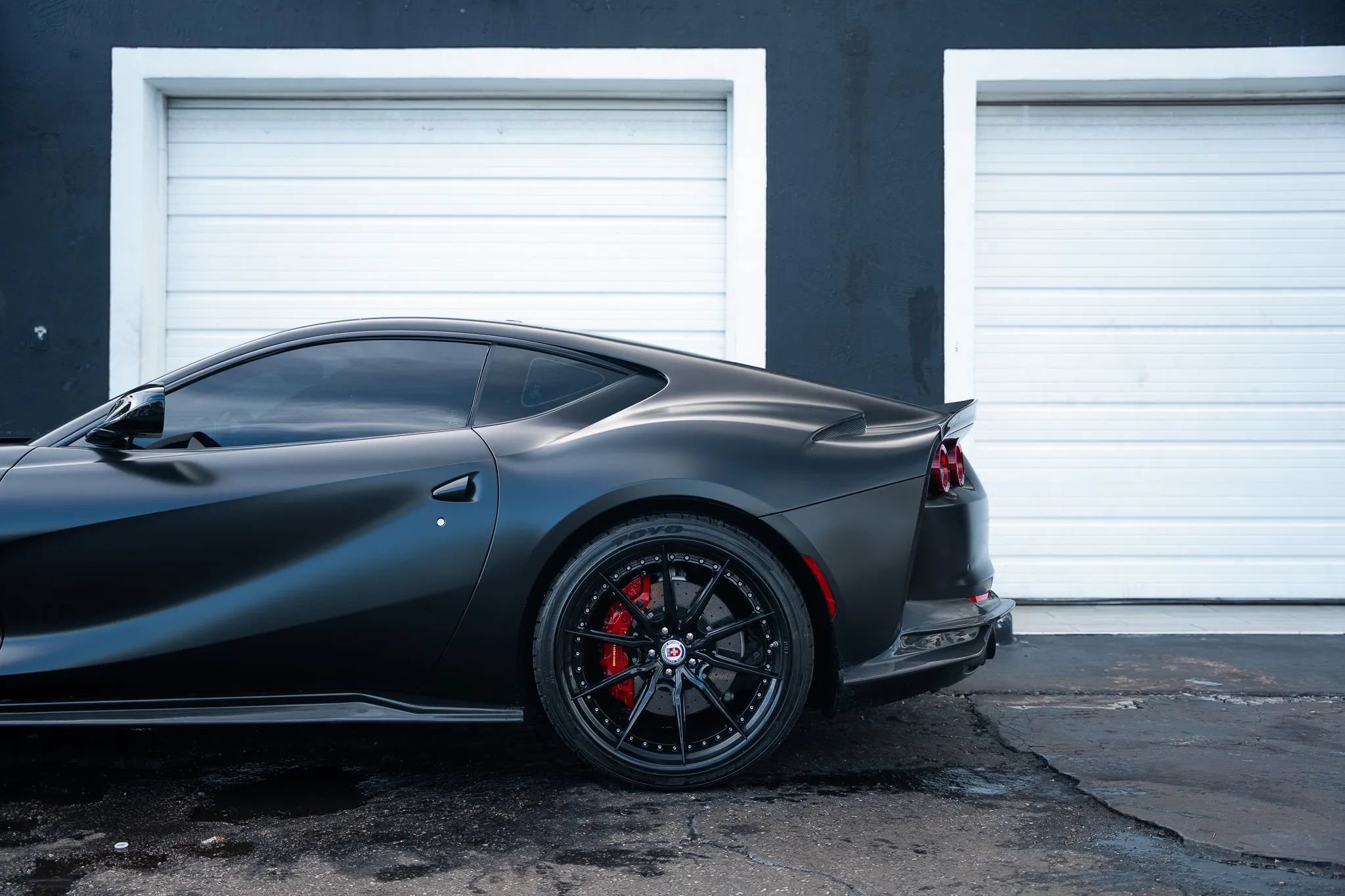 Used 2019 Ferrari 812 Superfast RWD image 9
