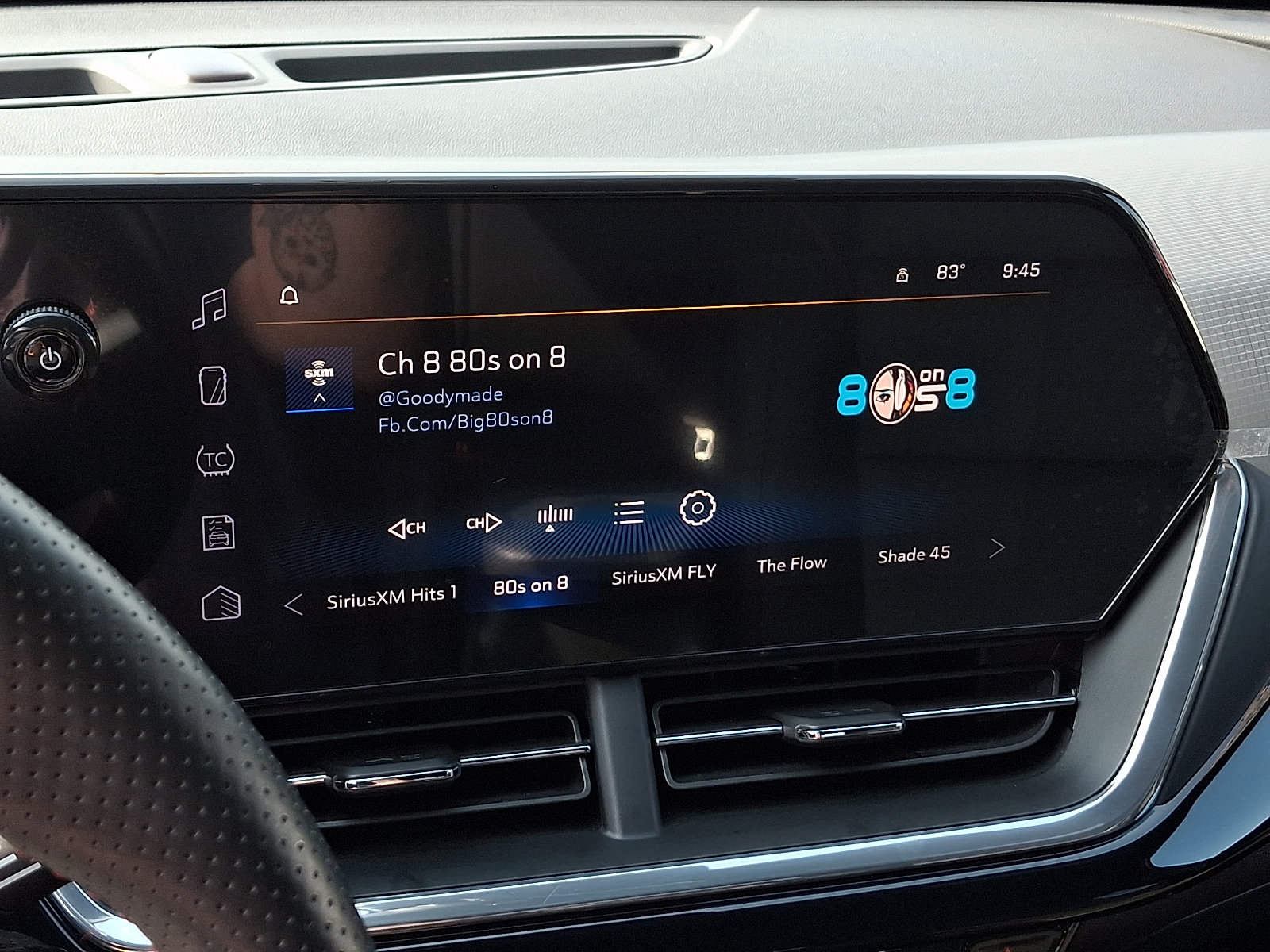 Used 2025 Chevrolet Trax RS w/ Driver Confidence Package FWD image 16