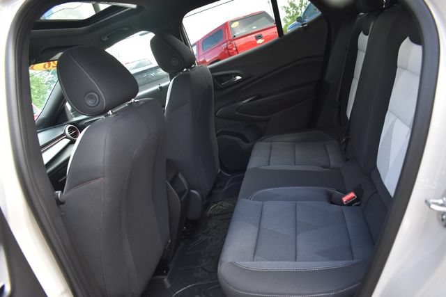 New 2026 Chevrolet Trax RS w/ Sunroof Package FWD image 19