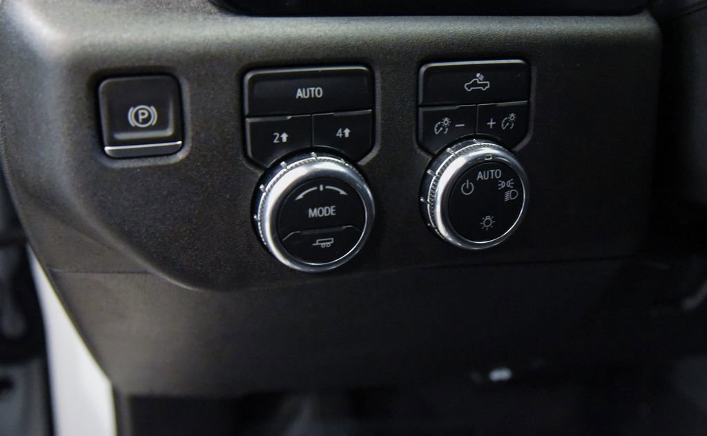 Used 2023 GMC Sierra 1500 SLE AWD/4WD image 19