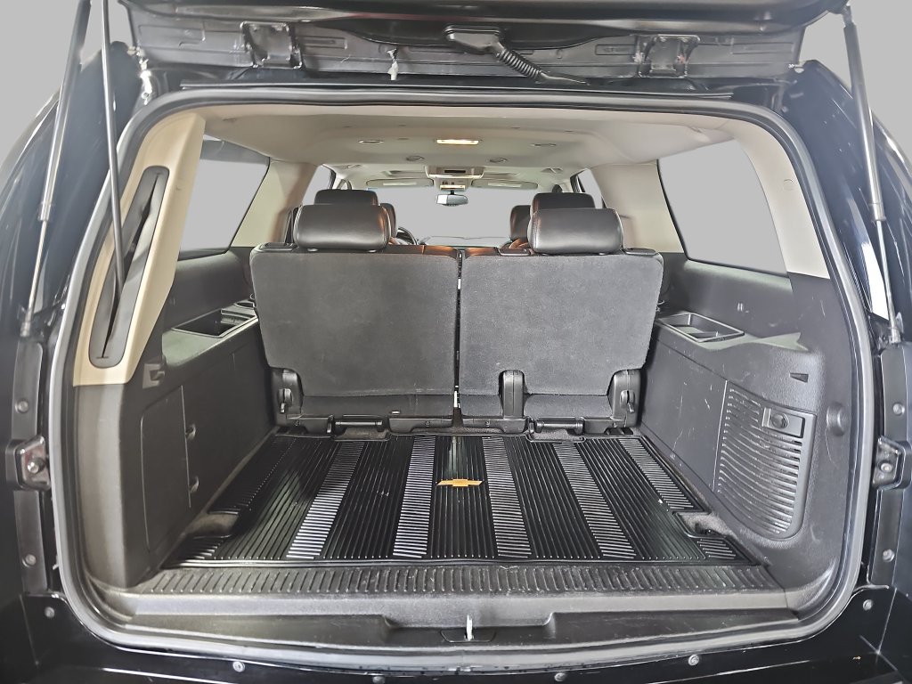Used 2010 Chevrolet Suburban LT AWD/4WD image 17