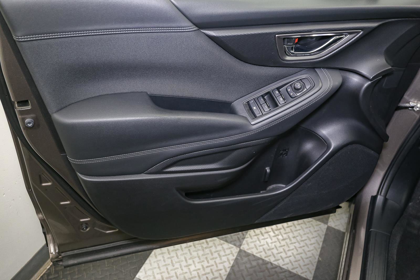 Used 2023 Subaru Forester Premium AWD/4WD image 44