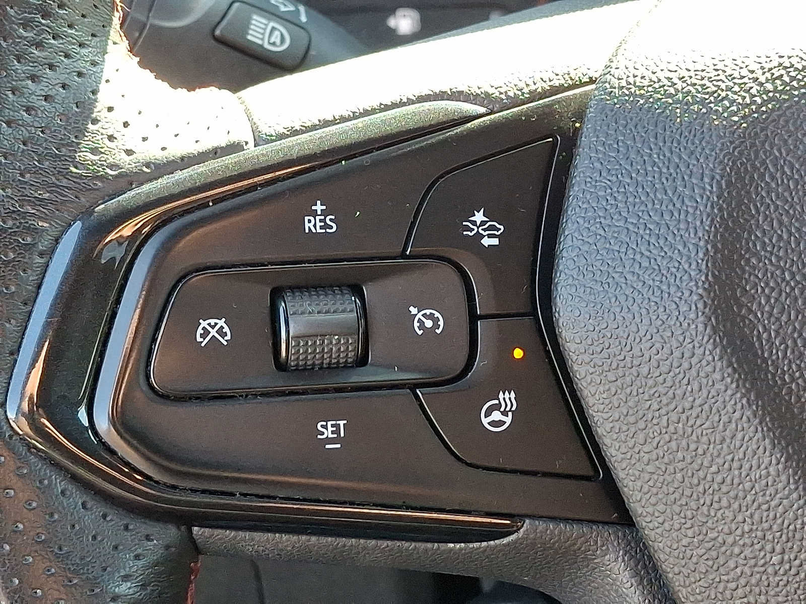 Used 2023 Chevrolet TrailBlazer RS FWD image 21