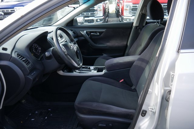 Used 2013 Nissan Altima 2.5 S image 2