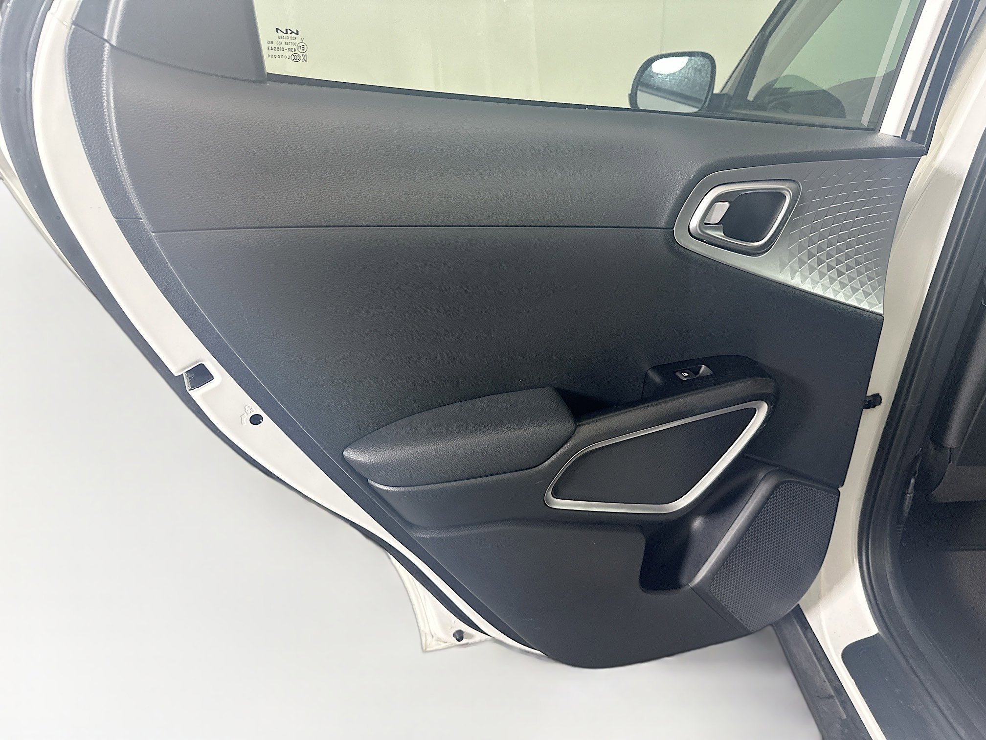 Used 2025 Kia Soul LX w/ LX Technology Package FWD image 27