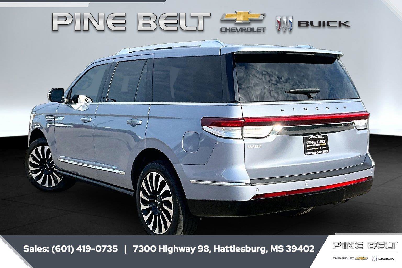 Used 2024 Lincoln Navigator Black Label AWD/4WD image 2