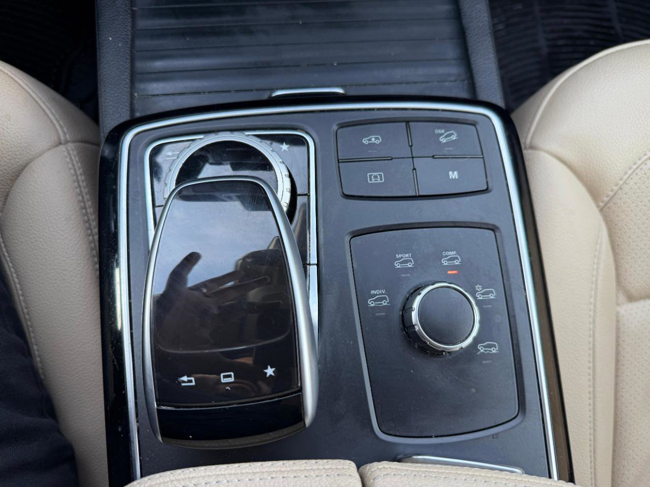 Used 2017 Mercedes-Benz GLS 450 4MATIC w/ Premium Package image 39