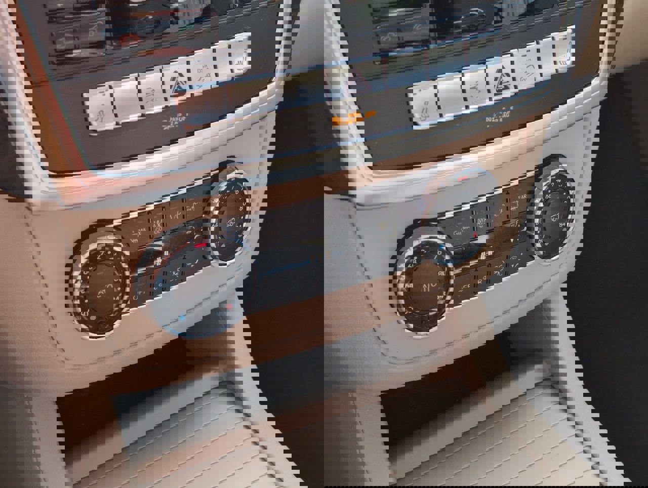 Used 2015 Mercedes-Benz ML 350 4MATIC image 23