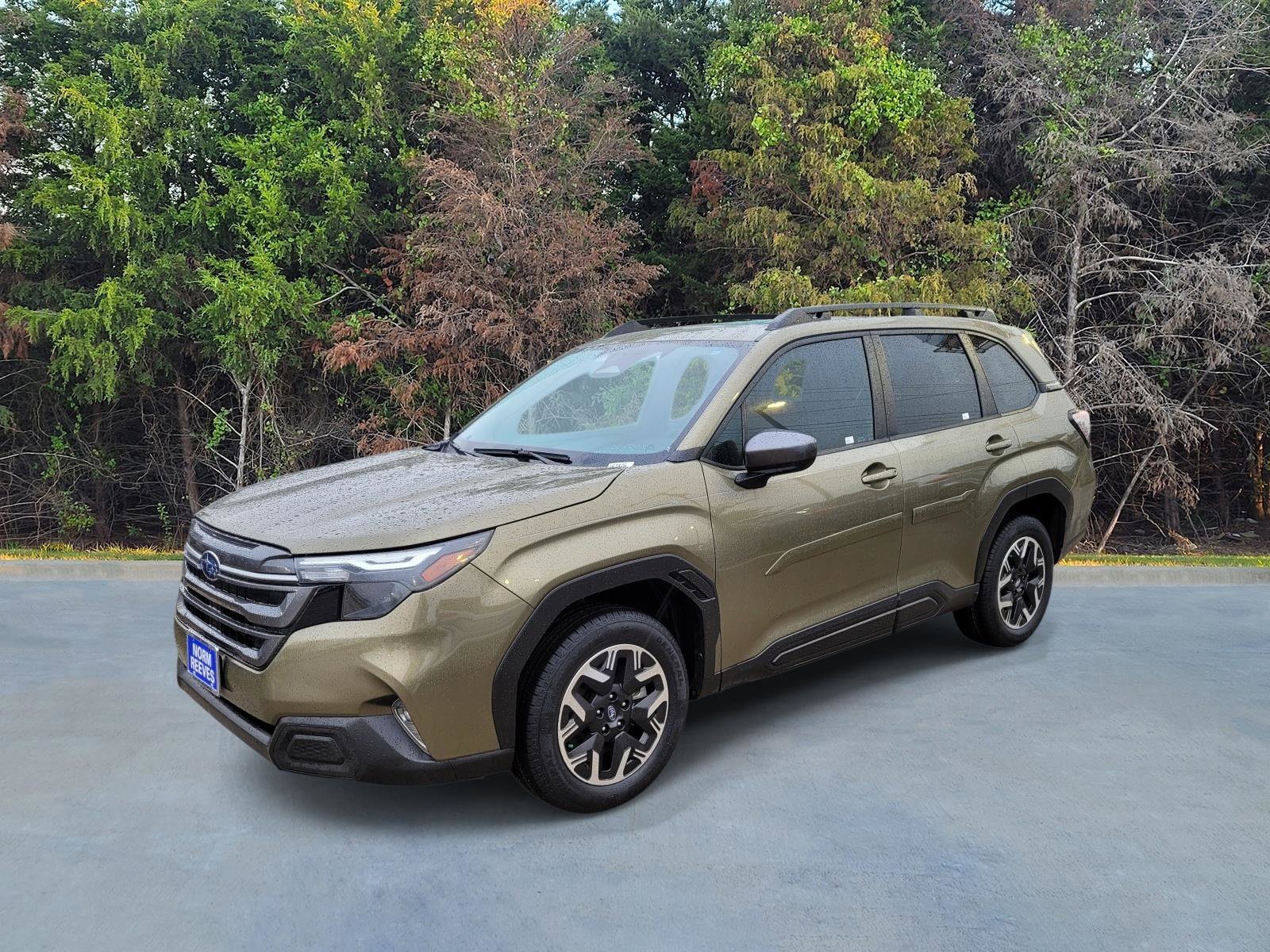 Certified 2025 Subaru Forester Premium AWD/4WD image 1