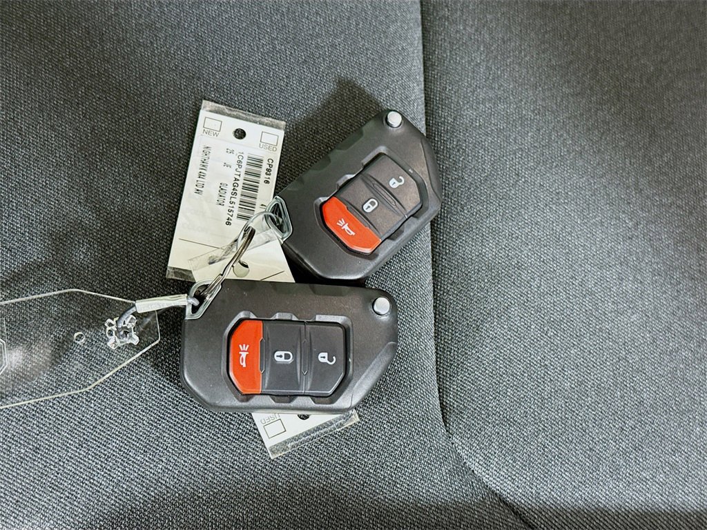 Used 2025 Jeep Gladiator Sport image 33