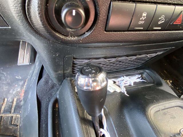 Used 2018 Jeep Wrangler Unlimited Sahara image 18