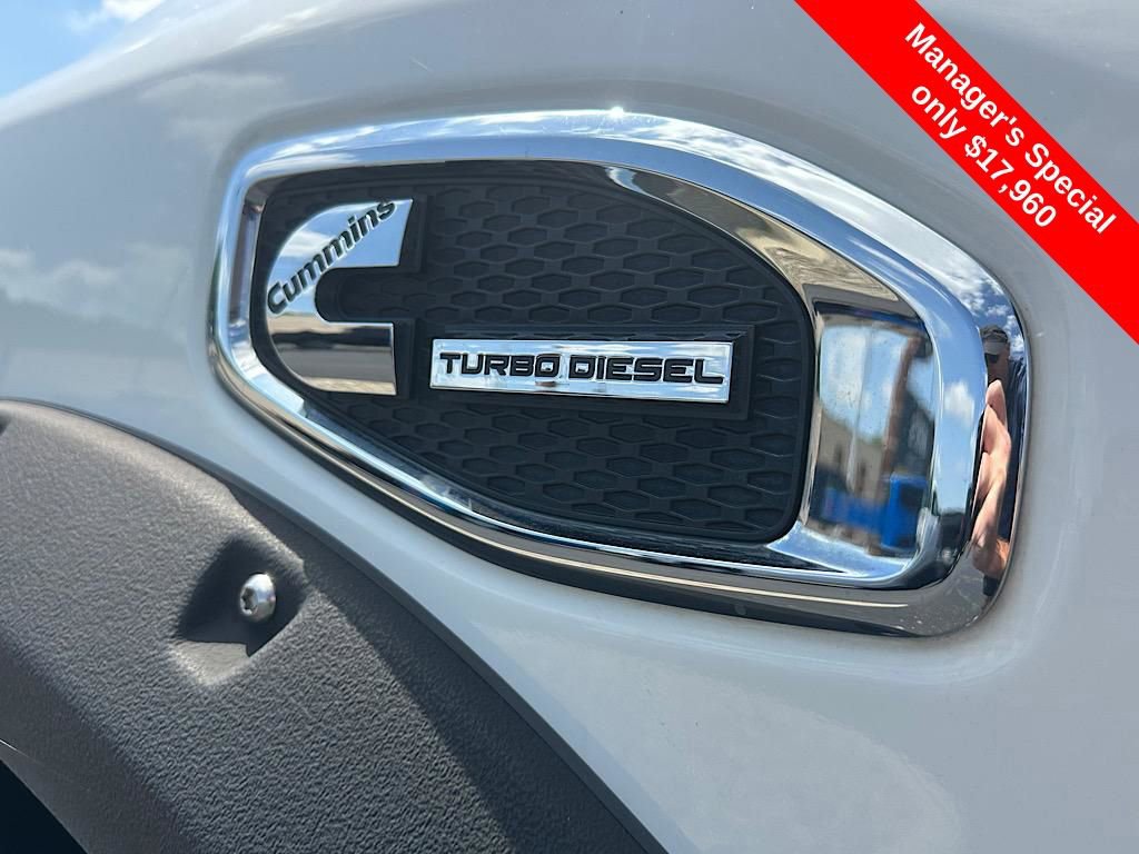 Used 2017 Nissan Titan S image 8