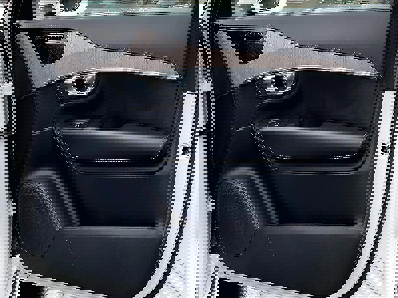 Used 2023 Volvo XC90 B6 Ultimate w/ Protection Package Premier image 26