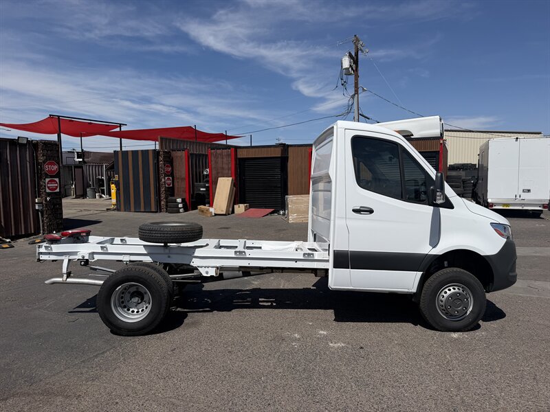 Used 2023 Mercedes-Benz Sprinter 3500 image 2