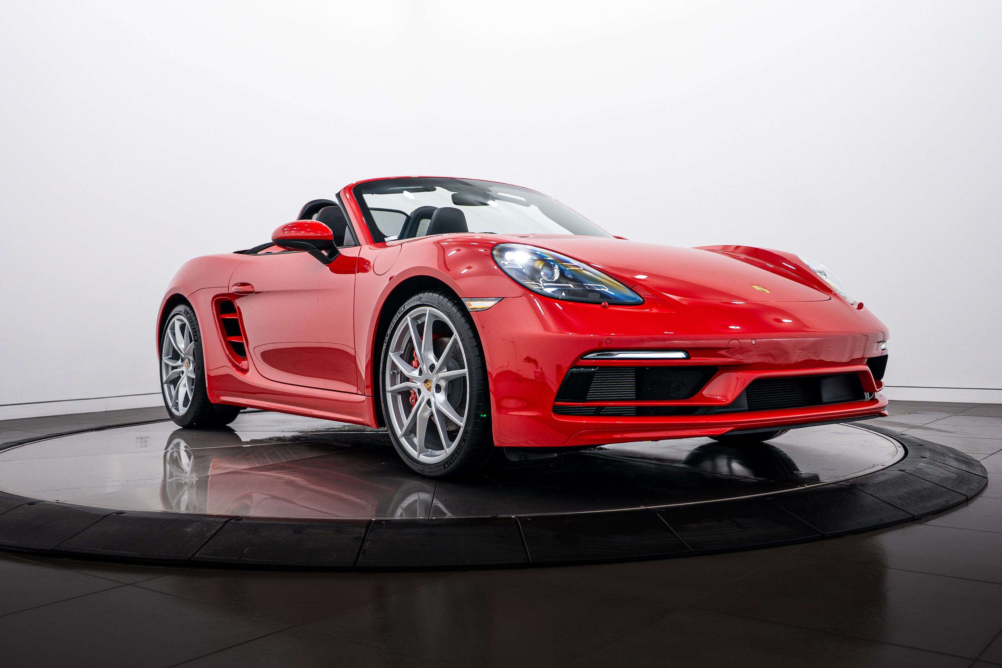 New 2025 Porsche 718 Boxster S image 9