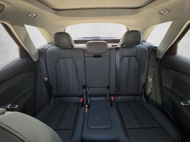 Used 2025 Audi Q5 Premium w/ Premium Plus AWD/4WD image 16