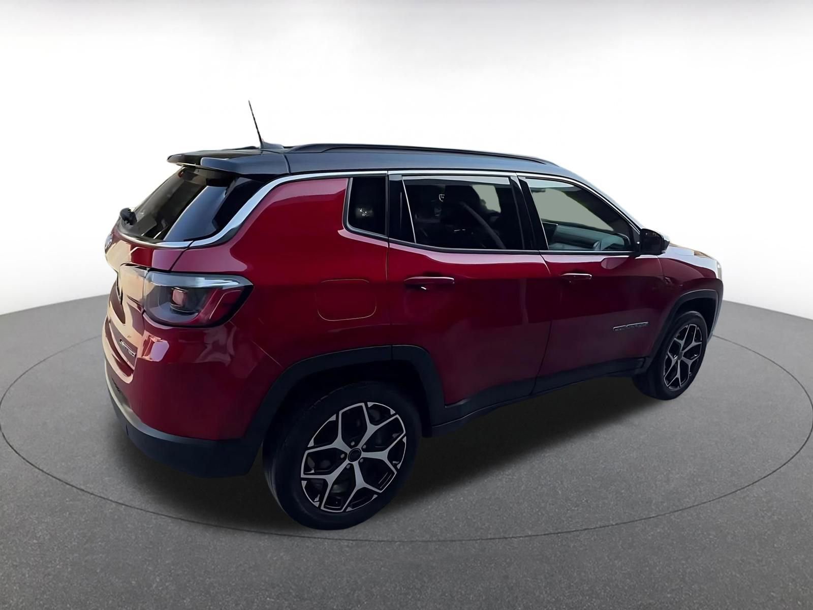 Used 2025 Jeep Compass Limited AWD/4WD image 12