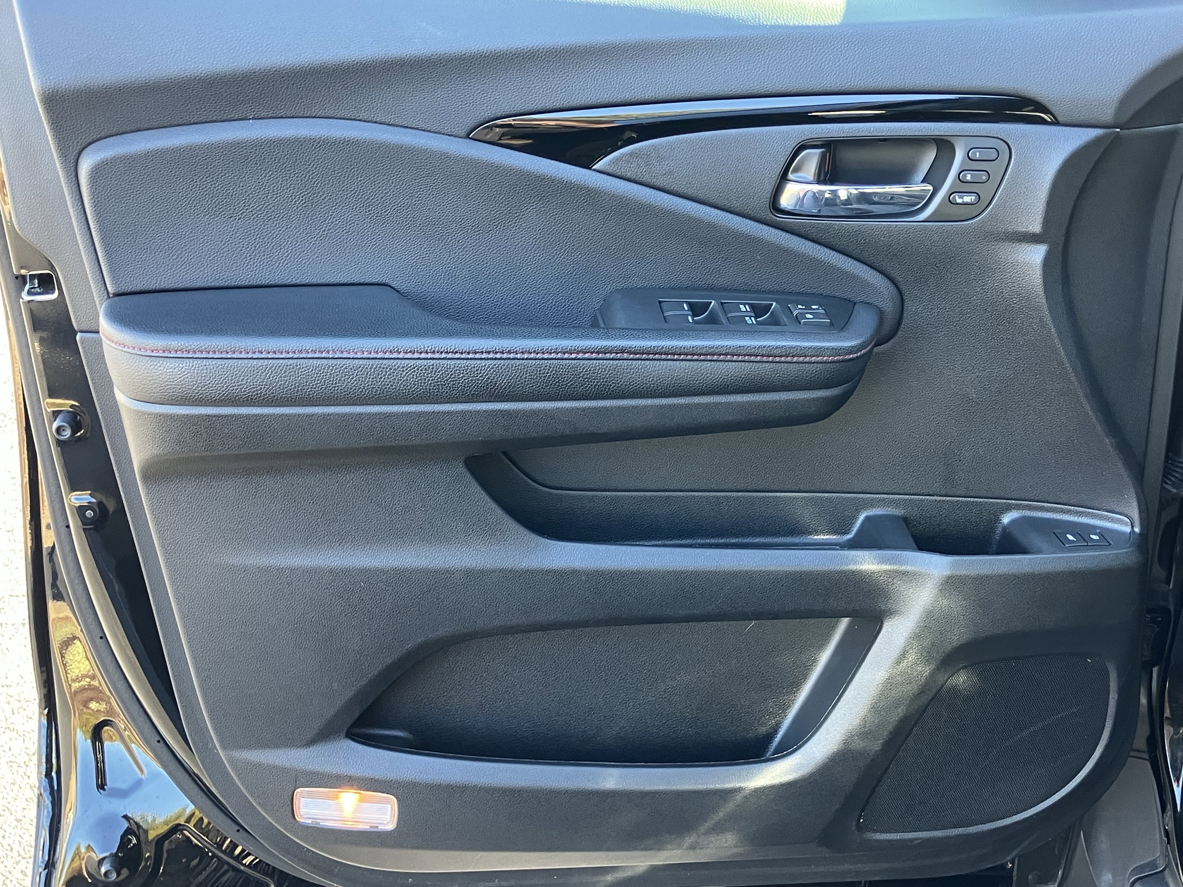 Used 2022 Honda Pilot Black Edition image 14