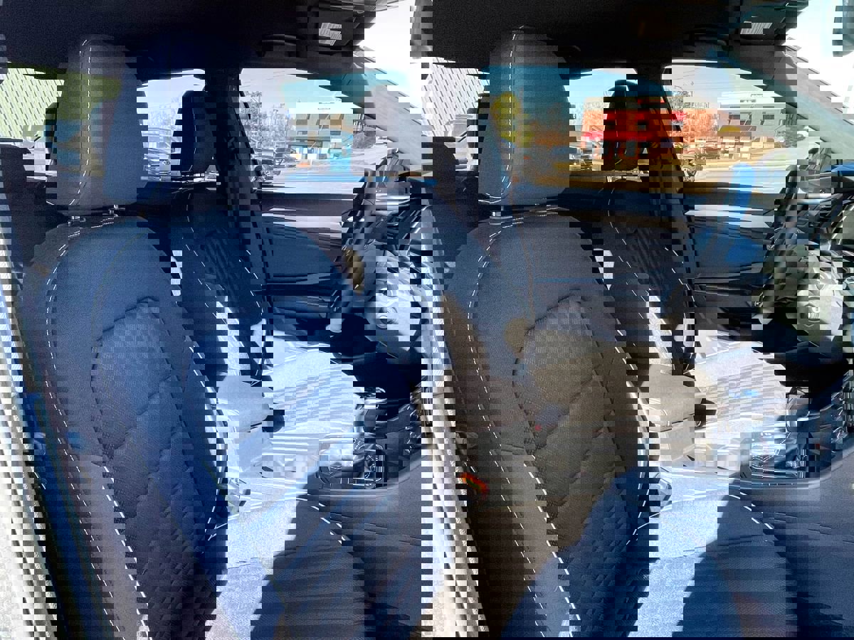 Used 2024 Volkswagen Jetta Sport image 10