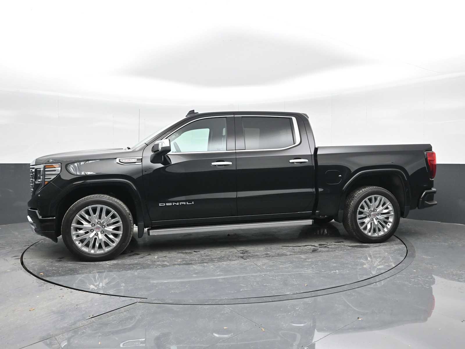 New 2024 GMC Sierra 1500 Denali w/ Technology Package image 4