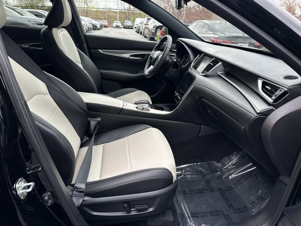 Certified 2025 INFINITI QX55 Essential image 38