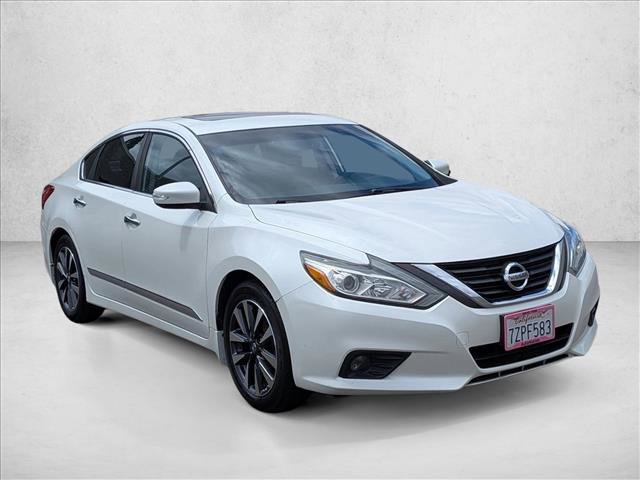 Used 2016 Nissan Altima 2.5 SL w/ Moonroof Package FWD image 3